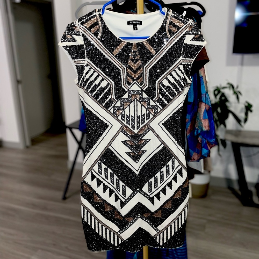 Black and Gold short sleeve dress
